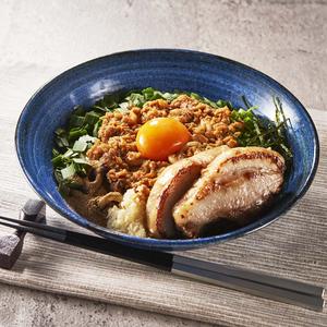 がっつり！どでか炙りチャーシューの台湾まぜそば 生卵・ラー油・酢付き(麺200g)