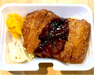 ●【計550gOVER！】特大250g超！厚切りロースかつ ライスセット ※ソース別もり