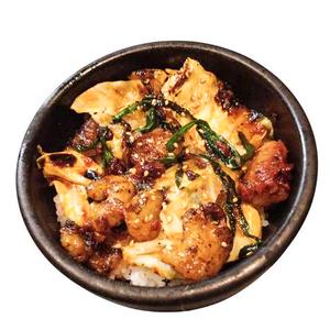 辛味噌マルチョウ丼