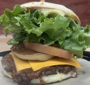 横綱チーズバーガー