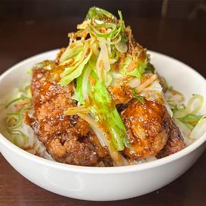 ガッツリ！二郎系唐揚げ丼