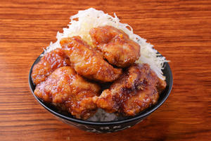すたみな唐揚げ丼 Deep-fried Chicken rice bowl