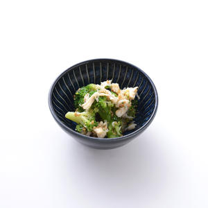 ブロッコリーと鶏むね肉のナムル