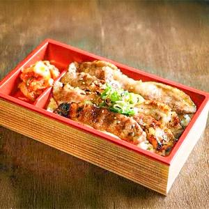 餃子伝説 焼肉弁当