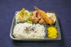 ももカラアジフライ弁当