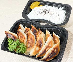 手作り極上餡!シャキシャキ野菜と肉汁の特製餃子12個弁当 Special Gyoza Bento Box - 12 gyoza