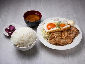 チャーシューエッグ定食