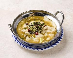 白身魚の四川漬物と生青山椒の煮込み(酸菜)