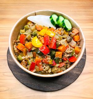 【新商品】野菜たっぷり肉そぼろ丼【オイスター味/カレー味】