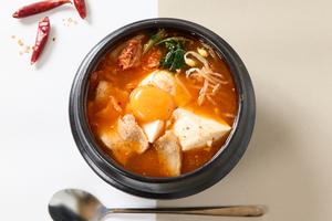 豚キムチ純豆腐 Sundubu