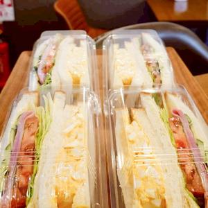 玉子とベーコンサラダのサンドウィッチ