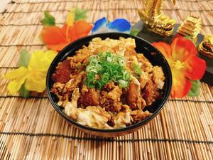 三元豚のロースカツ丼