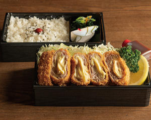 チーズ重ねカツ弁当