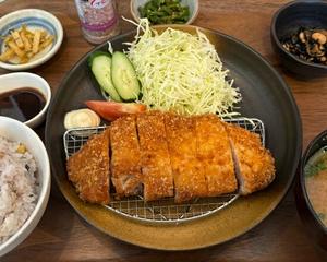 岩中豚ロースかつ弁当