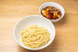つけ麺(茹でる前の生麺)