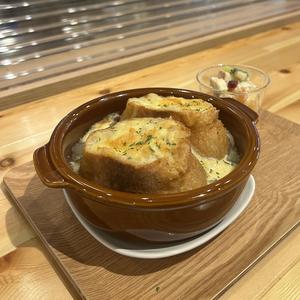 旬野菜とハーブのグラタンスープ(L)