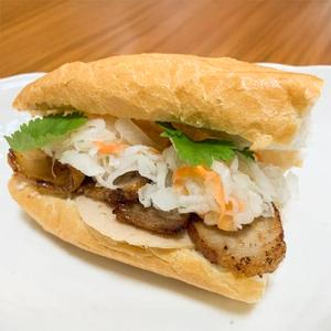 バインミーハーフ Bnh M (Classic Vietnamese Sandwich)