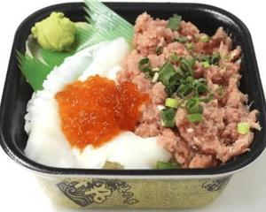 丼丸 いかいくらねぎとろ丼