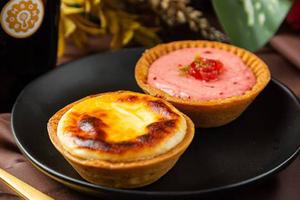 BOMBOMYタルト2種(チーズタルト+いちご)+選べるカフェドリンク