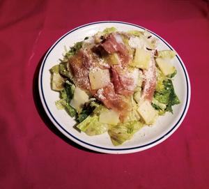 生ハムとチーズのサラダ