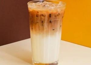ベトナムアイスコーヒーカフェラテ(BAC XIU)/Vietnamese Iced Coffee Caff Latte (Bac Xiu)