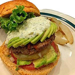 アボカドタルタルバーガー(自家製タルタルソース) Avocado burger (Homemade tartar sauce)