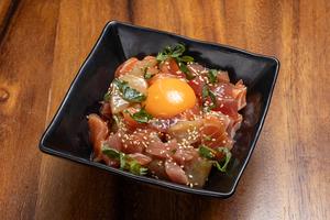 海鮮漬けユッケ丼