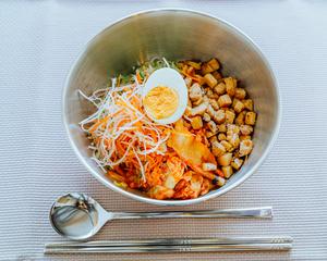 東京冷麺スタンド チャーシュービビン麺 Roasted Pork Fillet Bibim Noodles