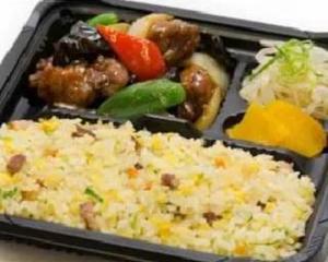 酢豚弁当(炒飯)