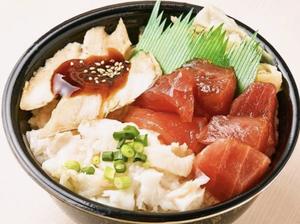 魚丼 漬けまぐろ穴子縁側丼(106)
