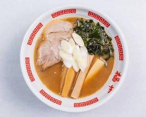 とんこつ正油ラーメン Pork Bone Broth and Soy Sauce Ramen Noodles
