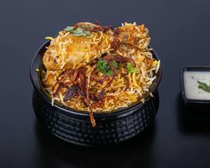 チキンビリヤニChicken biryani ※(インド産高級Basmati Rice使用)