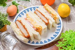 分厚いヒレカツ + 名物ミックスサンドイッチ