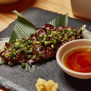 馬レバ刺し定食(特製ダレ付き)