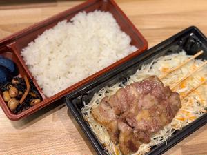 ルスツ豚焼き定食(豚焼き、白米、漬物、小鉢)