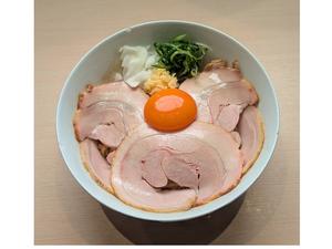 吊るし焼きチャーシュー鶏油まぜそば