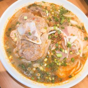 スペシャル肉のフォー