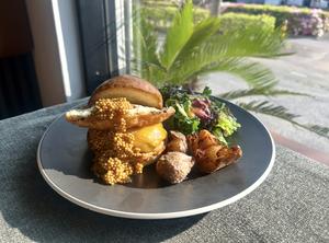 エッグチーズバーガー EGG BURGER