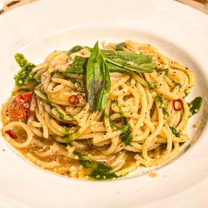 バジルとアンチョビのパスタ