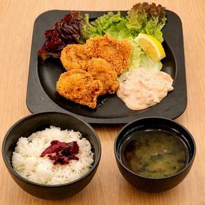 揚げ豚定食【タルタルソース】4個