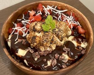 TOASTY MARSHMALLOWS ACAI 焦がしマシュマロアサイーボウル