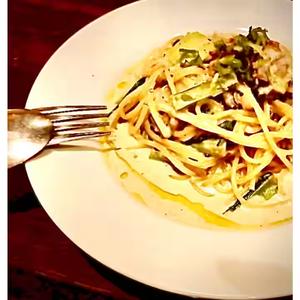 広島産牡蠣のクリームパスタ 麺の大盛りサービス無料中