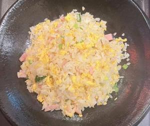 五目チャーハン(一つ買うと無料でもう一つもらえる)