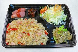 ベーコンピラフ弁当
