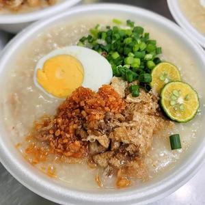 Lugaw ルーガウ