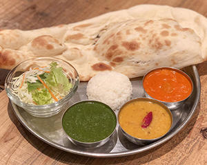 #3 3カレーサラダ付きセット 3Curry + Salad + Nan or Rice