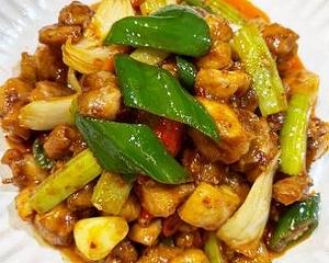 自家製鶏肉のピリ辛炒め(大辣椒炒丁)
