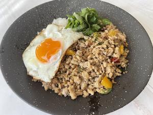 紫蘇のせ和風ガパオライス/Japanese Gapao Rice with Shiso