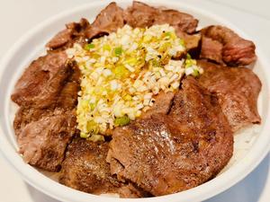 牛タン丼 Beef tongue bowel