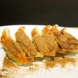 煮干がけ肉ギョウザ(タレ付)